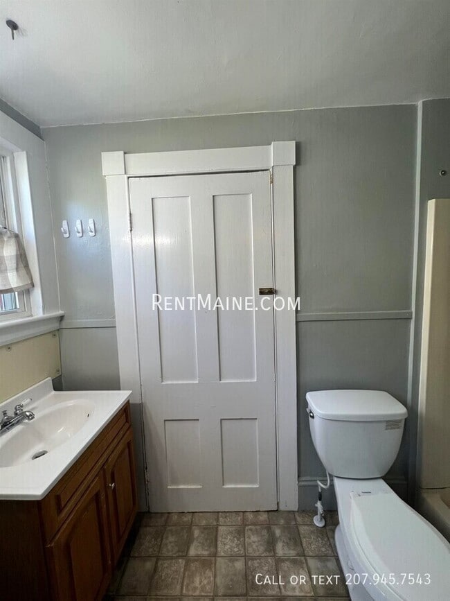 Photo - 198 Center St Unit 1