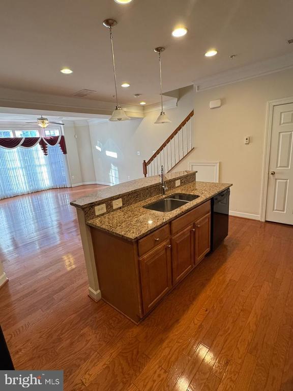 Photo - 9500 Hyde Pl