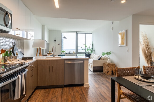 1BR, 1BA - 650SF - 235 Grand