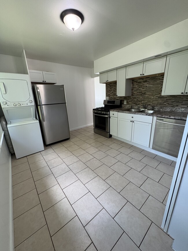 Photo - 602 E Railroad St