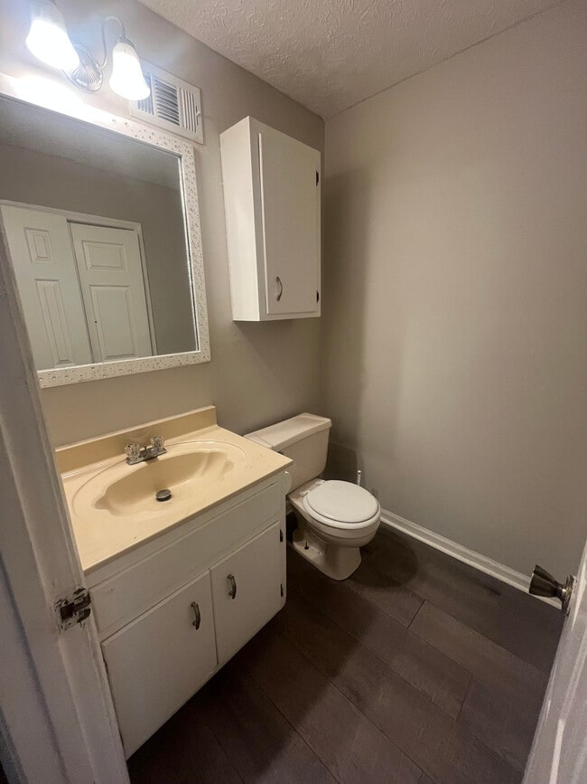 Half bath - 134 Newtown Rd NE