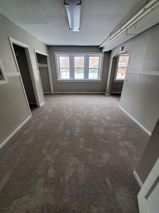2214-2220 W Hopkins St. (8 Unit)