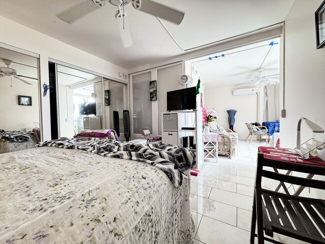 Photo - 1 BD / 1 BA Fully Furnished Waikiki Condo with Parking!  *Pet Friendly* Unit 901