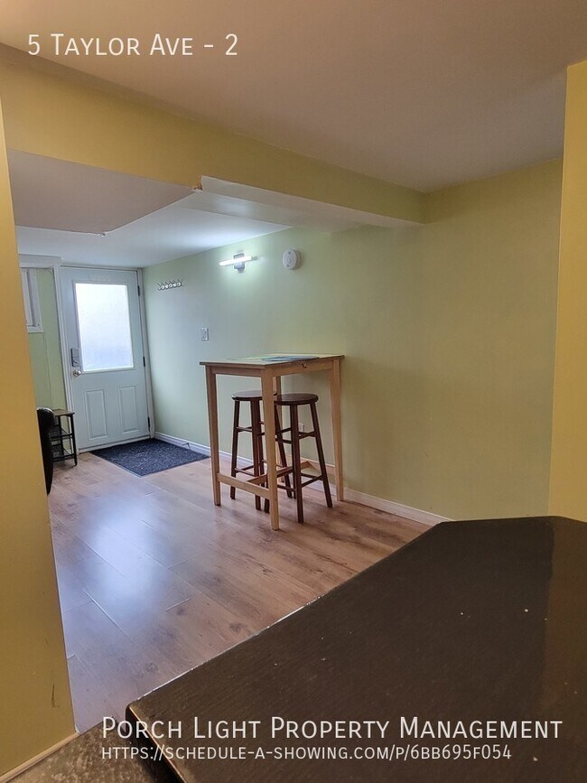 Photo - ALL INCLUSIVE 1 Bedroom with parking and on site laundry Unité 2