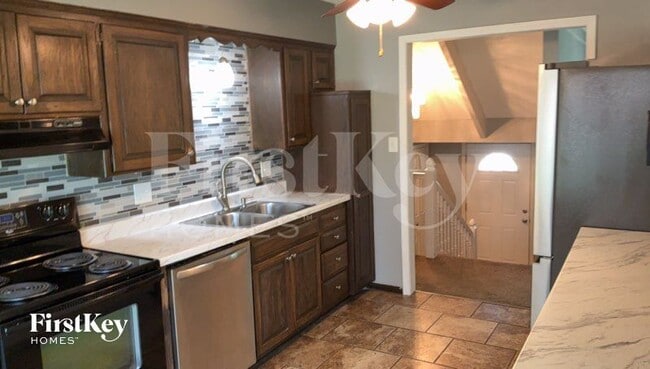 Photo - 509 SW Victor Dr