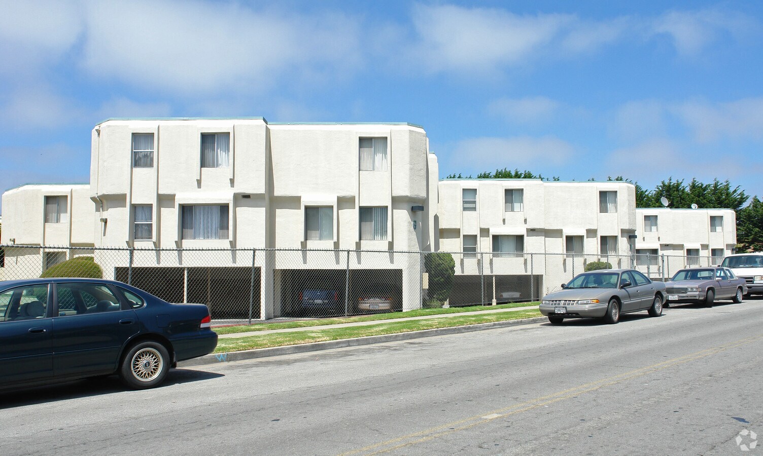 Charles Apartments - Charles Apartments