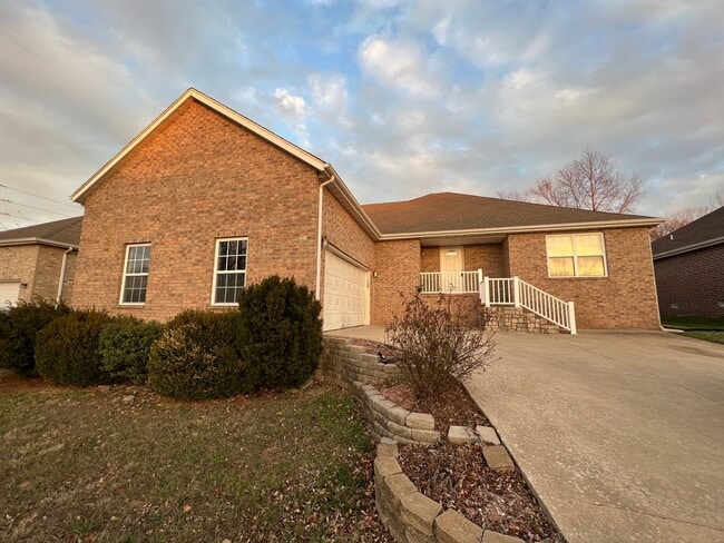 Building Photo - Great location in Nixa 3 bedroom 2 full bathrooms