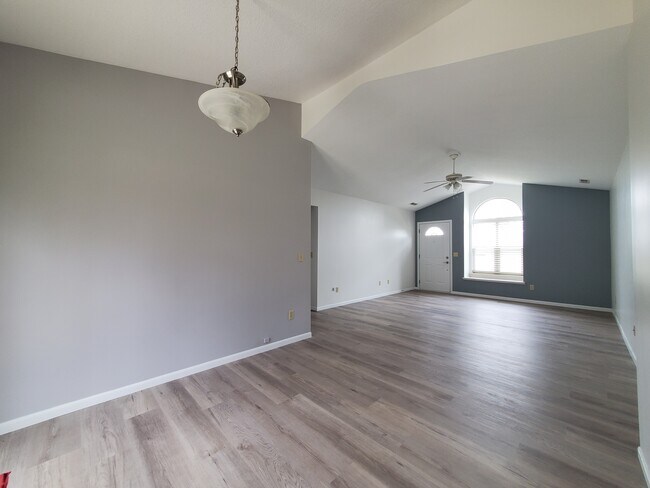 Photo - 105 N 200 E Unit 2