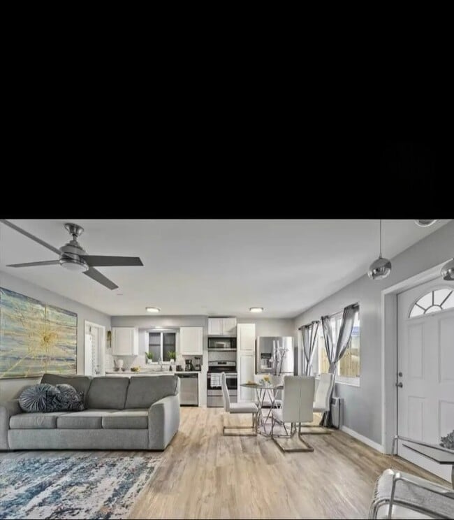 Photo - 420 SE 9th Ct Unit 2