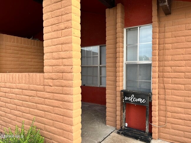 Photo - 5524 Oakbriar Cir