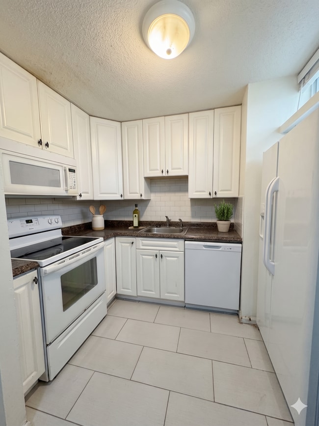 10 Scottfield Rd Unit U3