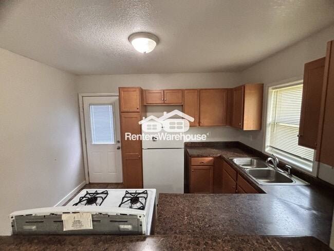 Photo - 904 Luster Ln