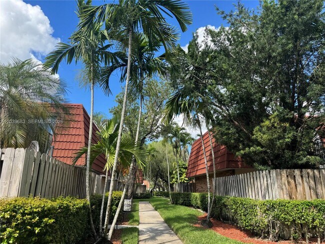 Photo - 721 NW 99th Cir