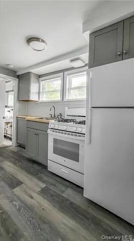 Photo - 32 Carman St