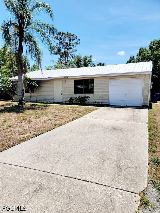 Photo - 704 W Cleveland Ln
