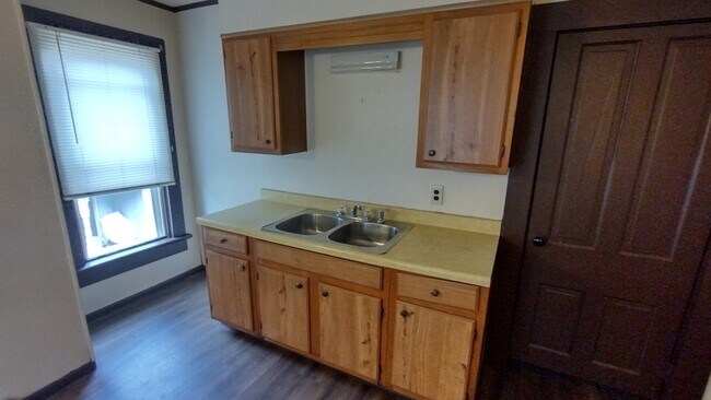 Photo - 753 E High Ave