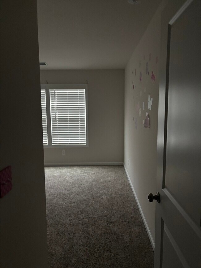 Photo - 1057 Field Strip Rd