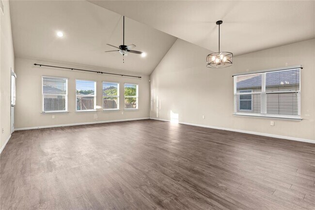 Photo - 407 Camellia Dr