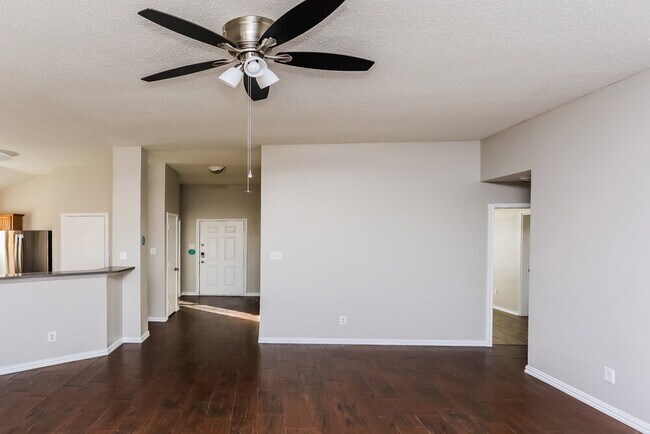 Photo - 312 Singleton Dr