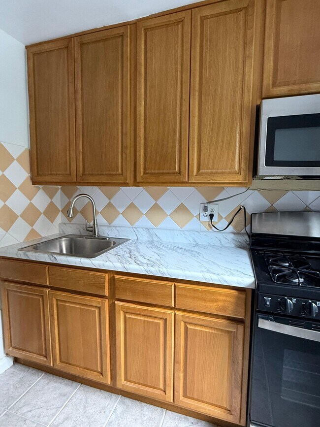 Photo - 2661 Marion Ave Unit 2