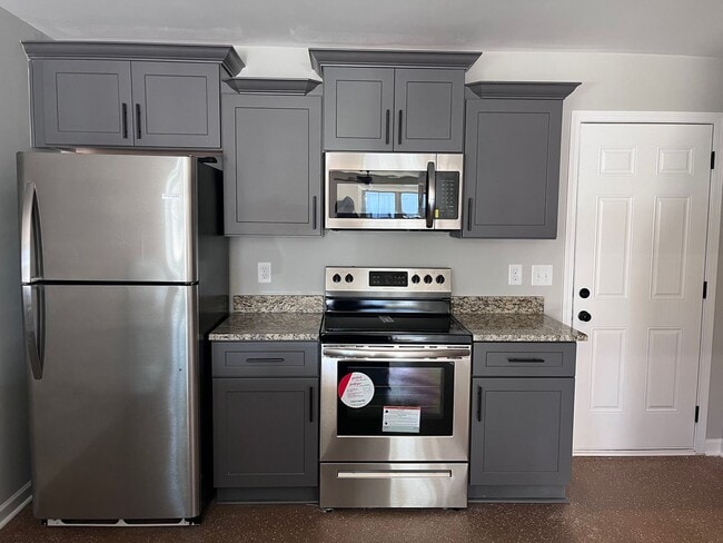 Building Photo - 1235 Bluebird Rd Unit 1235 Bluebird Rd.,  D