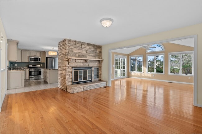 Photo - 127 Two Rod Hwy