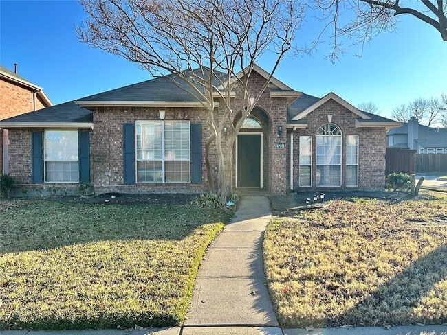 Building Photo - 10901 Columbia Dr