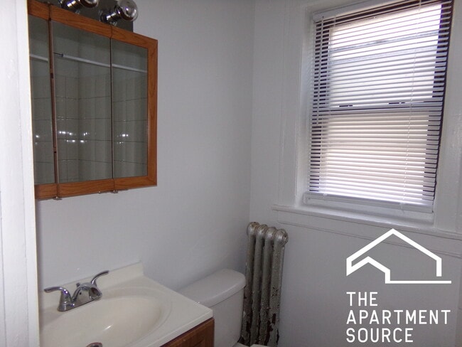 Photo - 1619 W Morse Ave Unidad 104