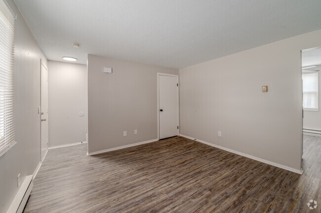 2BD, 1.5BA - 816SF - Living Room