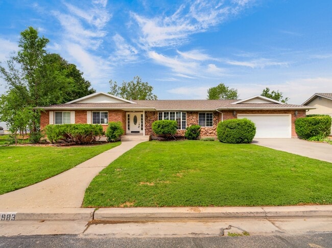 Building Photo - 3983 N Quail Ridge Dr
