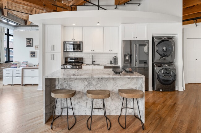 Photo - 2300 W Wabansia Ave Unit 231