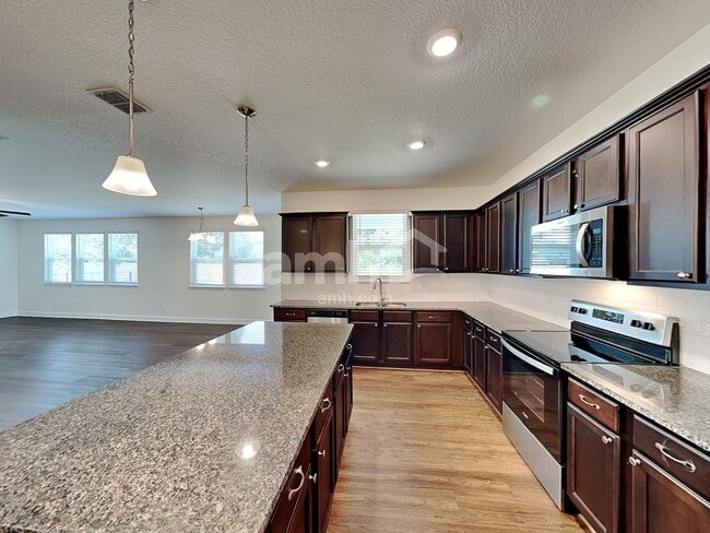 Photo - 105 Moultrie Crossing Ln