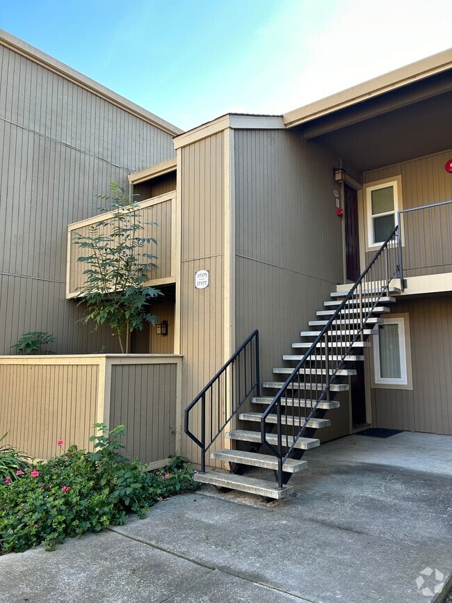 Building Photo - 37377 Sequoia Rd Unit Baywood Villas Studio Rental