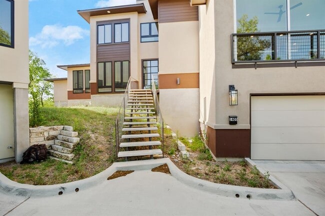 Photo - 1405 Parkinson Dr