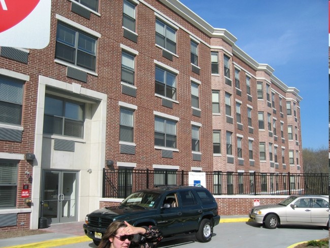 Liberty Place at Fort Lee - Liberty Place at Fort Lee Apartments