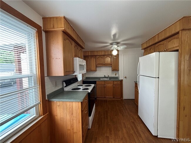 54 Carl Rd