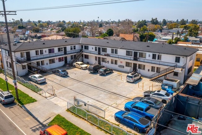 Building Photo - 10705 S Figueroa St Unit 7 Rental
