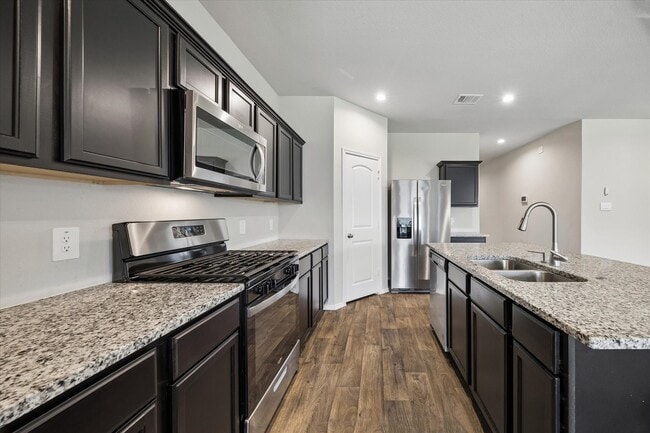40463 Gdn Hts Ln