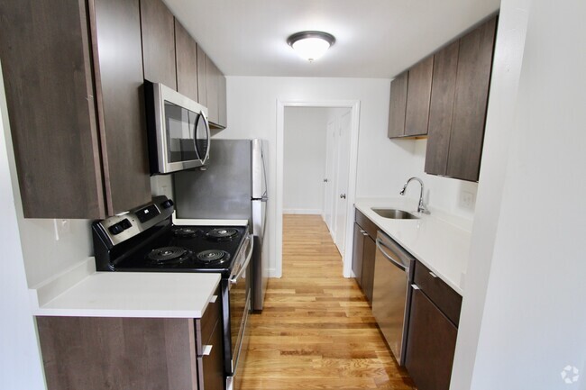 Building Photo - 55 Forest Ave Unit 55 Porter st #2 Rental