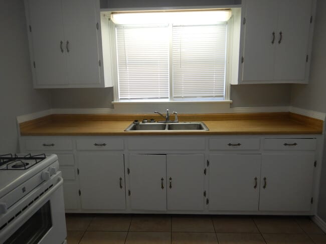 Photo - 614 W Atkins Ave