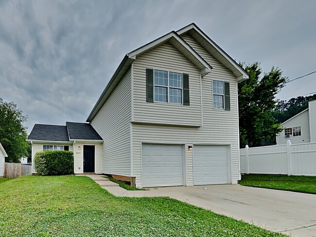 Lovely 3 Bedroom Home in Lithonia!!! - Lovely 3 Bedroom Home in Lithonia!!!