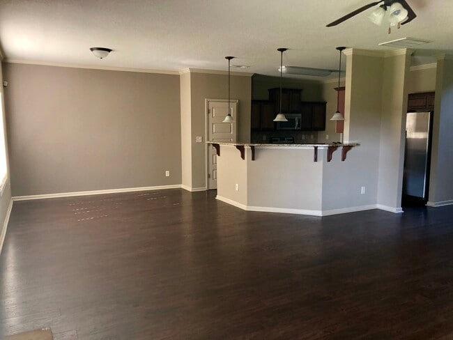 Photo - 303 Owens Rd