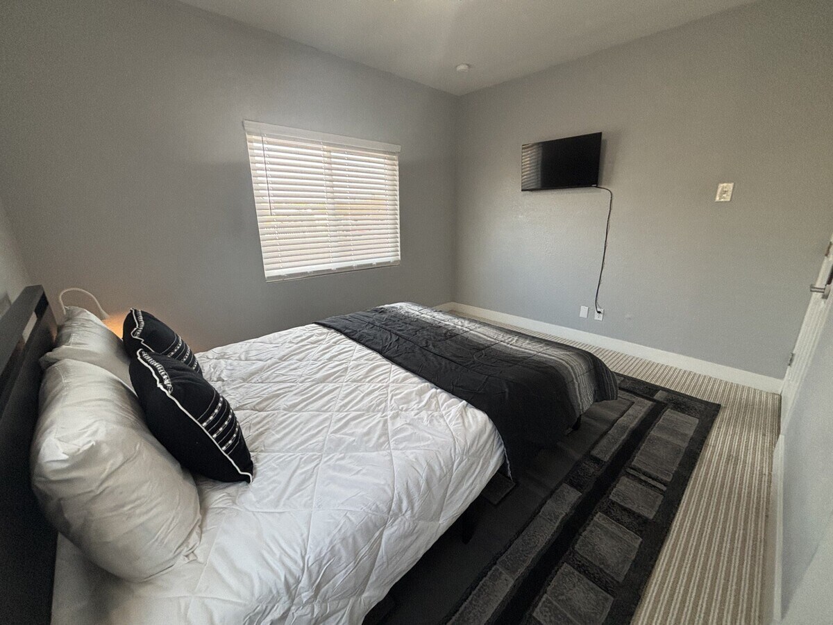 Photo - 151 Manganese St