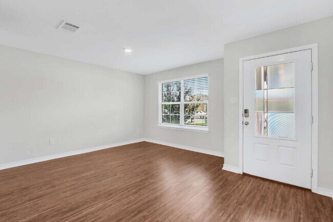 Photo - "Spacious 5-Bedroom Sanctuary with 2.5 Bat...