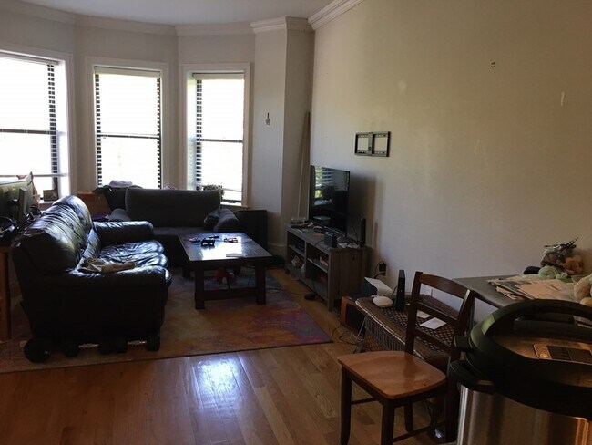 Photo - 1087 Beacon St Unit 3