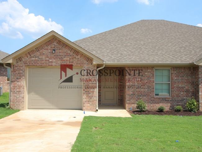 Photo - Beautiful 2 Bedroom 2 Bathroom Townhouse in South Tyler! 1/2 OFF FIRST FULL MONTH