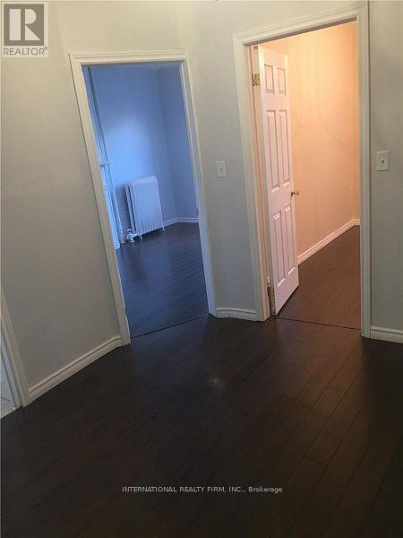 Photo - 201 Dundas St E