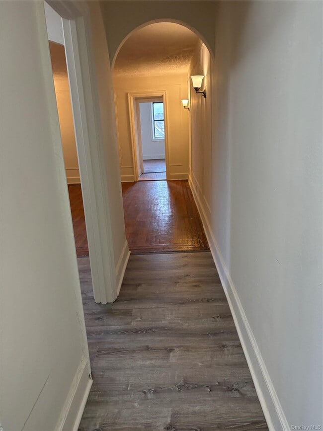 Building Photo - 30 Locust Hill Ave Unit 3K