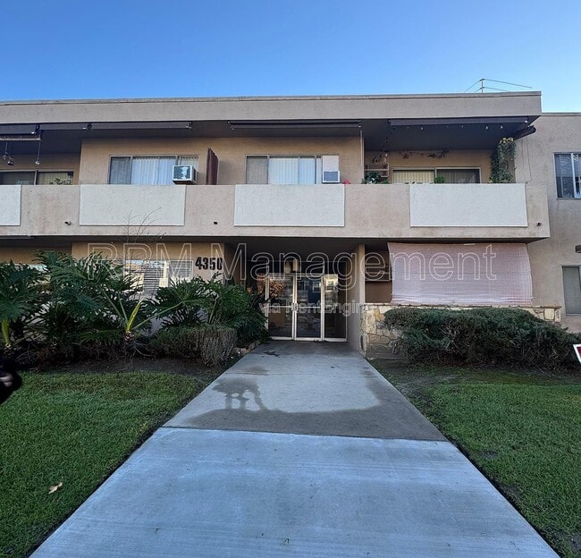 Building Photo - 4350 Troost Ave Unit 9