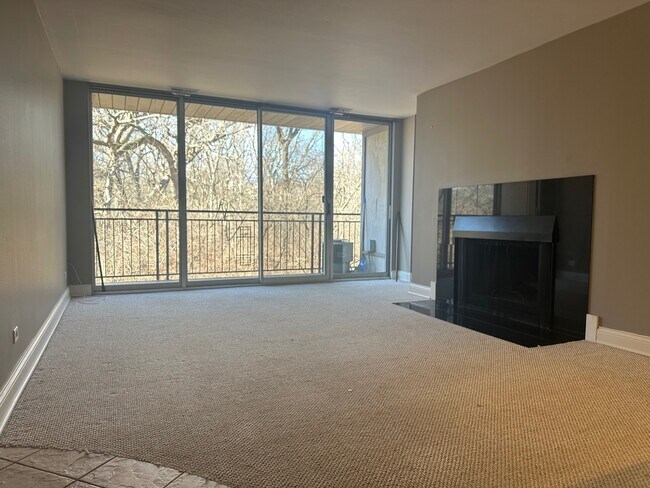 Photo - 5830 Oakwood Dr Unit 3H